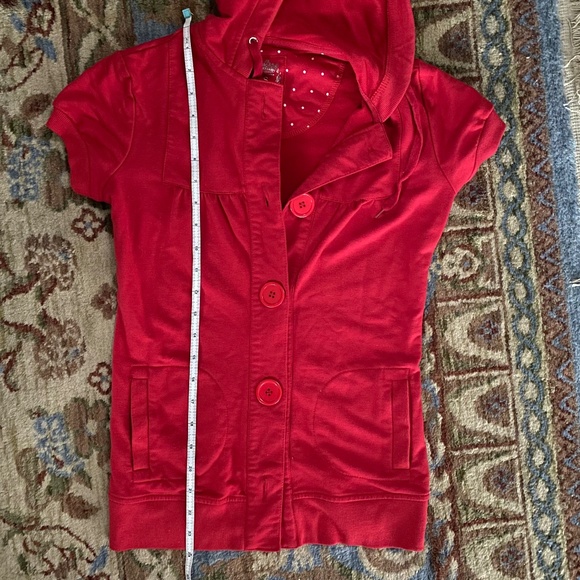 Red Short Sleeved Sweatshirt with Hood Buttons and Gathering - Picture 13 of 16